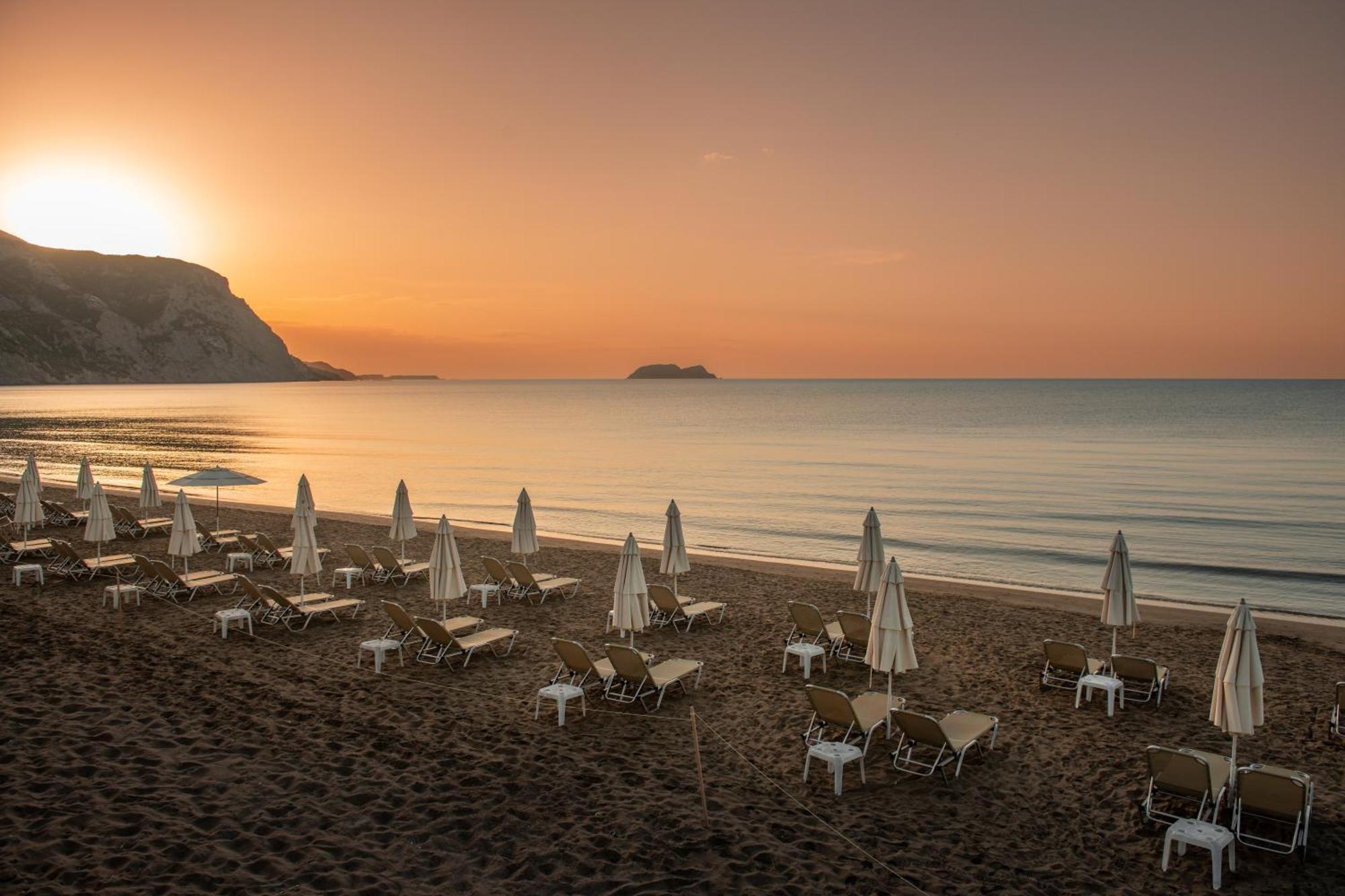 Crystal Beach Hotel Каламакі Екстер'єр фото