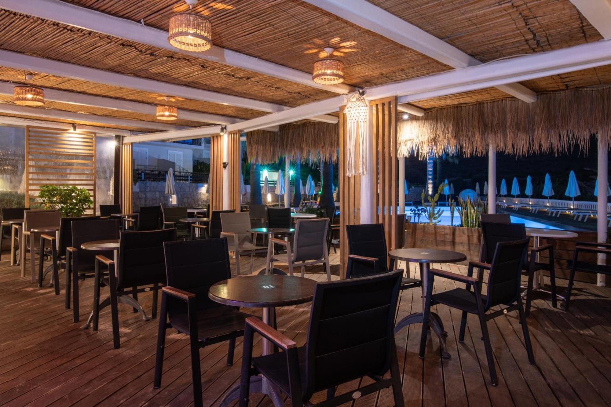 Crystal Beach Hotel Каламакі Екстер'єр фото